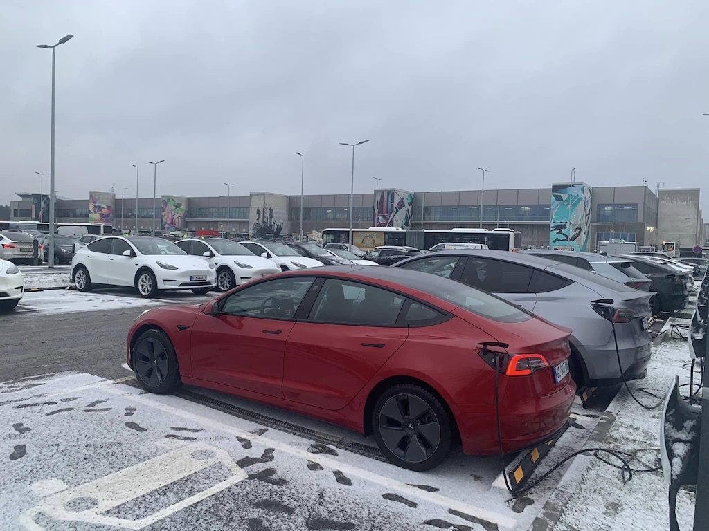 Parcours d'une Tesla Model 3 : de l'usine au client final