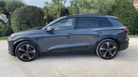 voiture electrique audi q6 e tron22