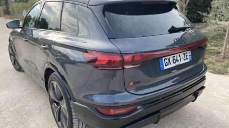 voiture electrique audi q6 e tron23