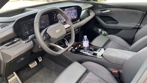 voiture electrique audi q6 e tron26