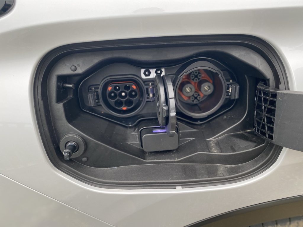 voiture electrique mitsubishi outlander 2025 27