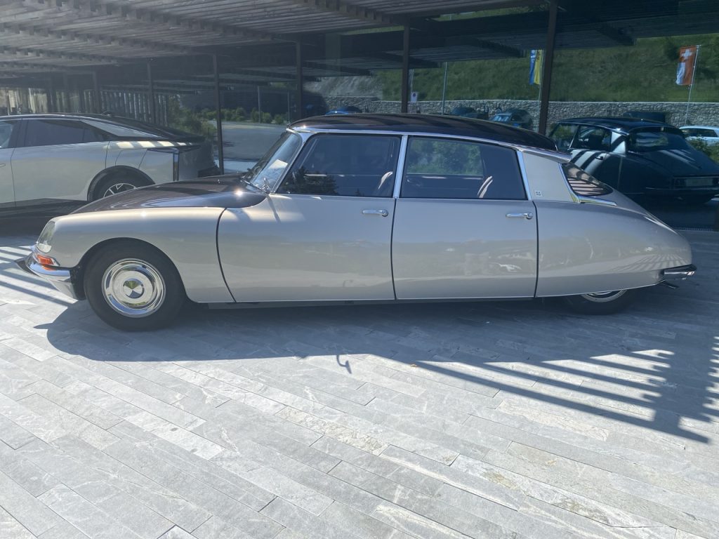 voiture electrique.ds.automobiles.ds n8.30