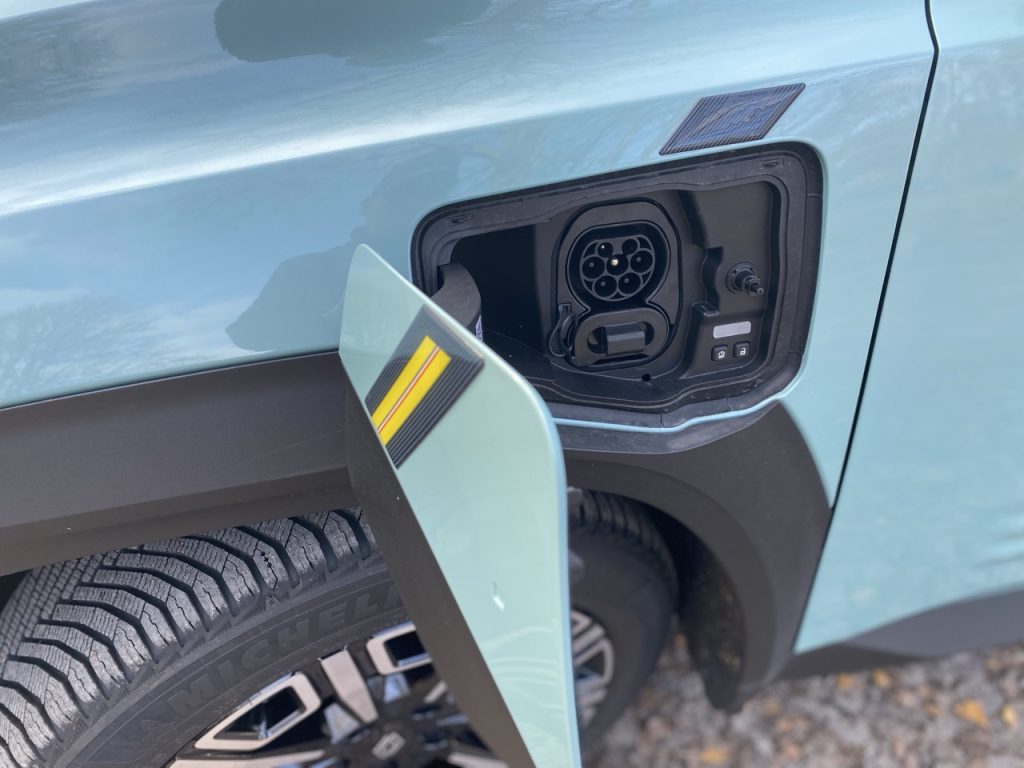 voiture electrique renault 4 etech 18