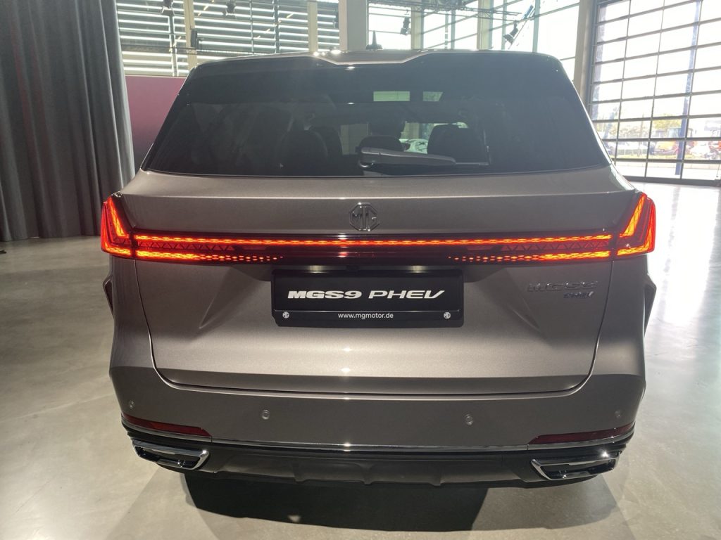 voiture electrique mg motor mgs9 phev 2