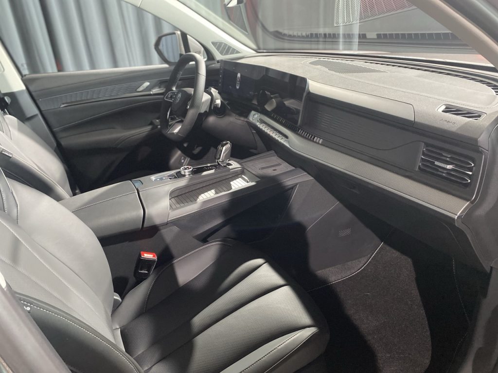 voiture electrique mg motor mgs9 phev 3