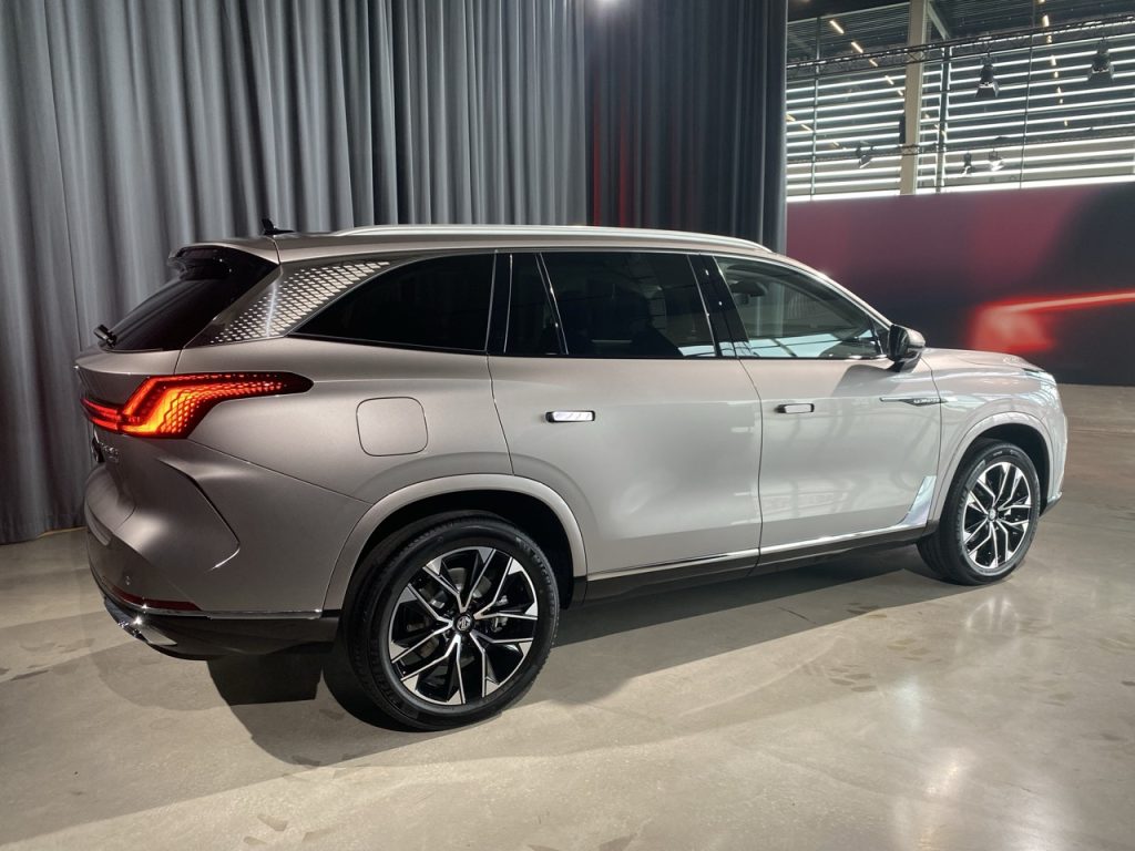 voiture electrique mg motor mgs9 phev 4