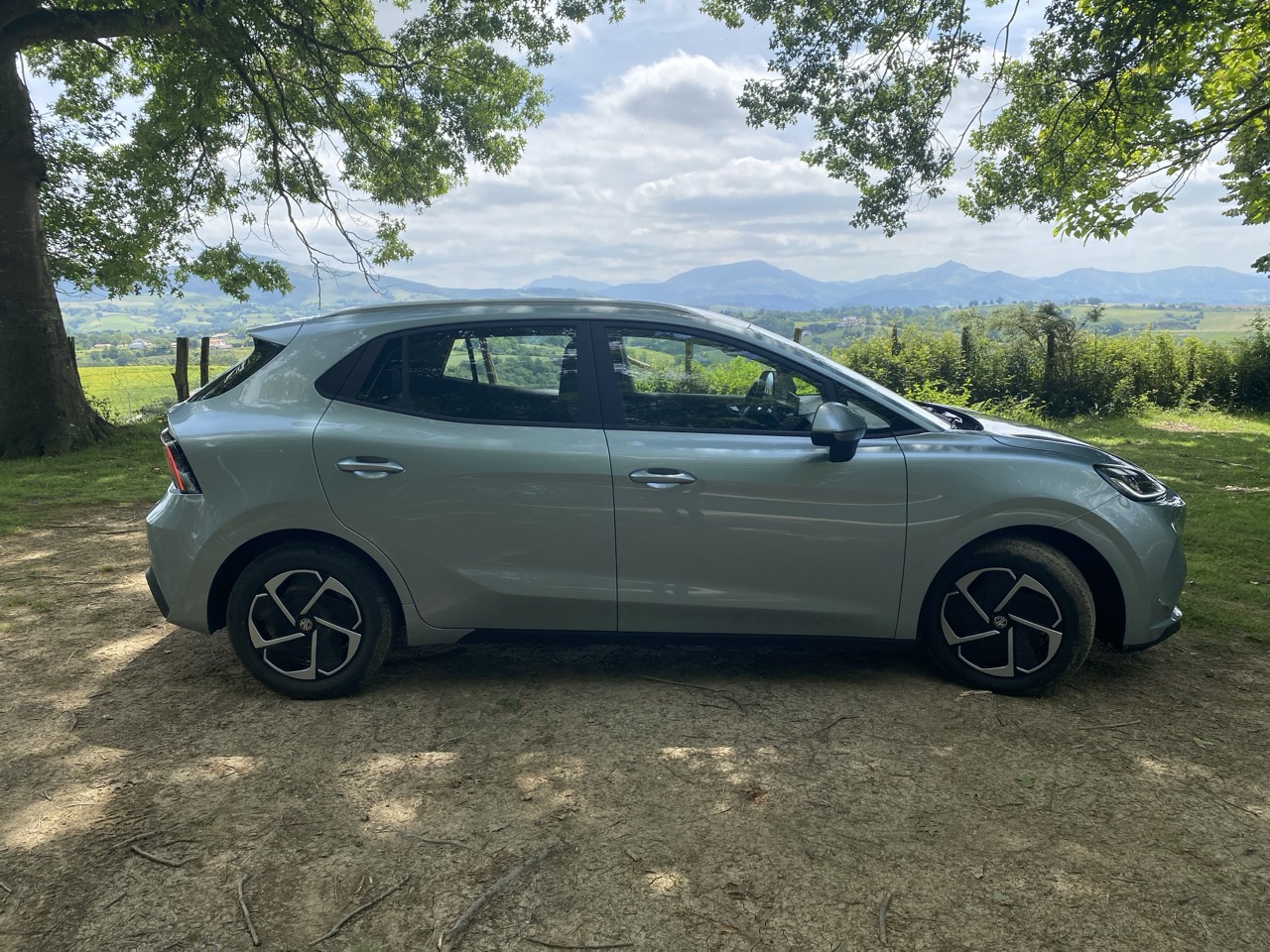 voiture electrique mg4 urban 4