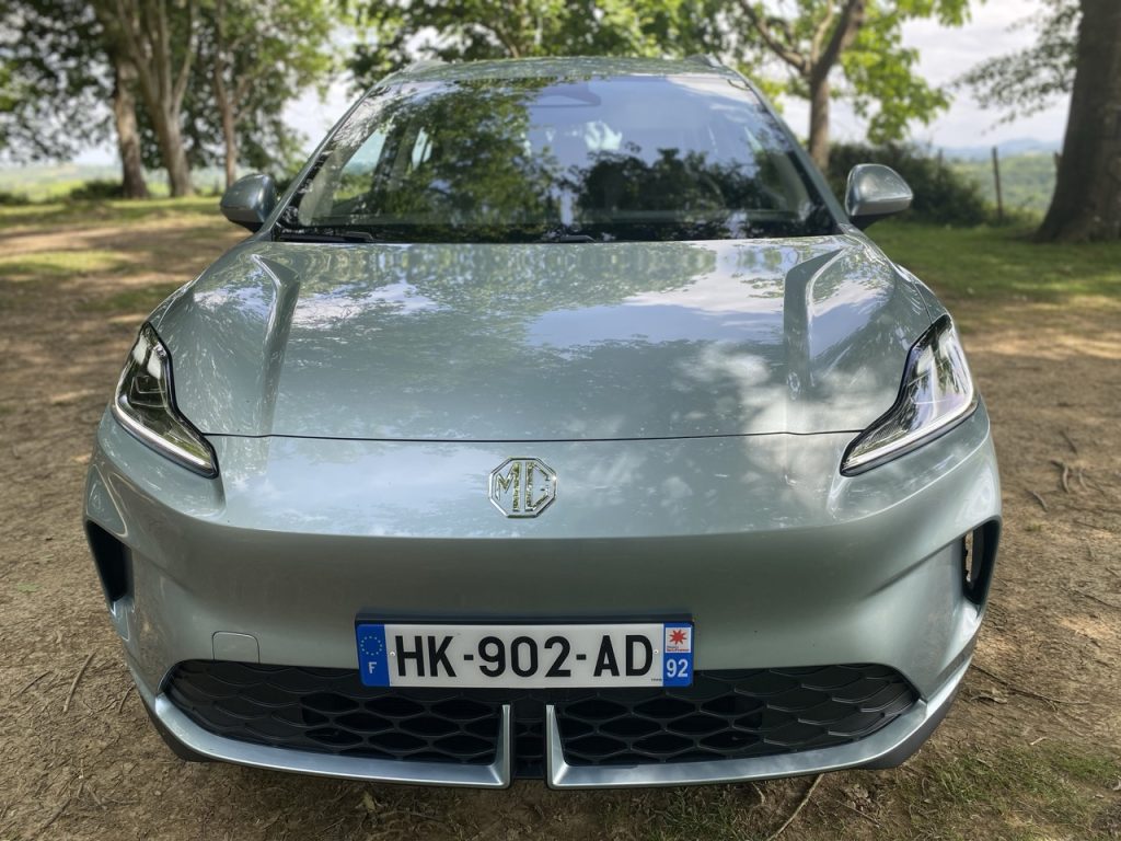 voiture electrique mg4 urban 8