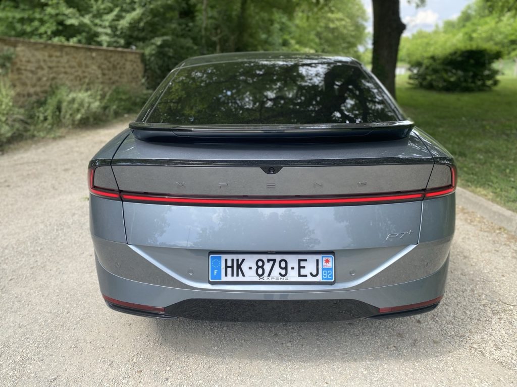 voiture electrique xpeng p7+ 6