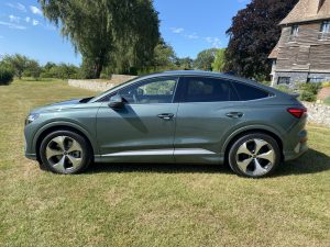 voiture electrique audi q4 etron 16
