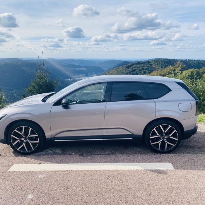 voiture electrique volvo ex60 p10 21
