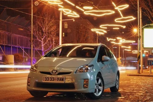voiture hybride toyota